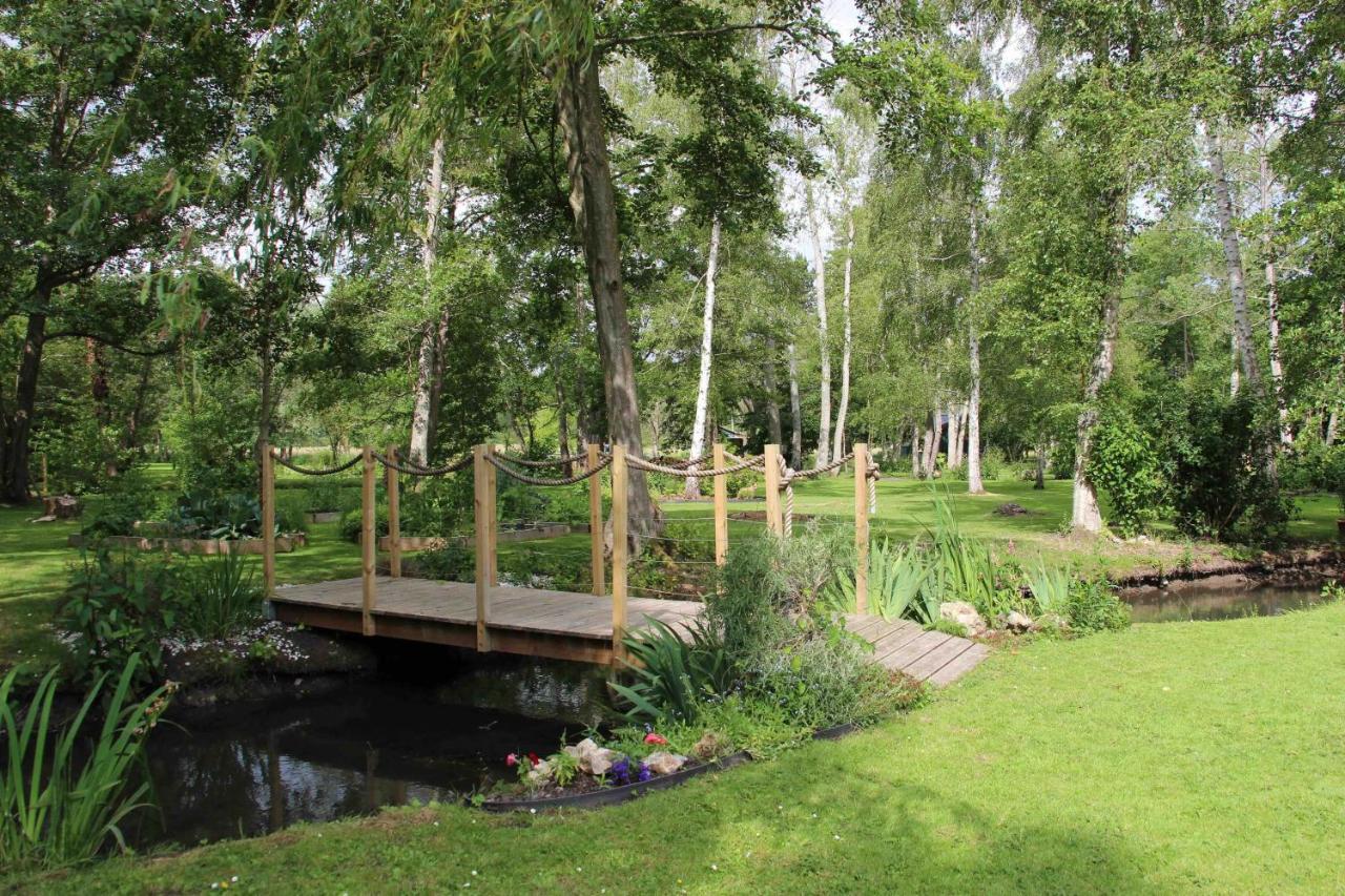 Отель Le Moulin Fouret Saint-Aubin-le-Vertueux Экстерьер фото